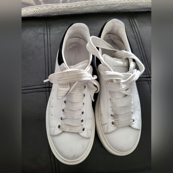 Alexander McQueen Sneakers - Picture 1 of 4